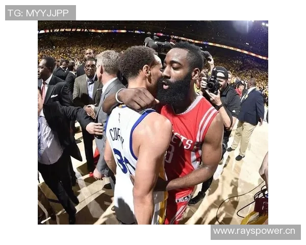 湖人队与国网球队激战正酣谁将赢得这场篮球盛宴的最终胜利